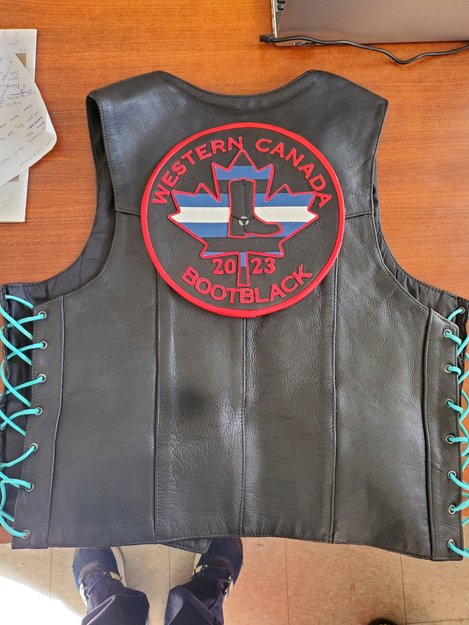 Ladies Vest Snap Patch BK Before